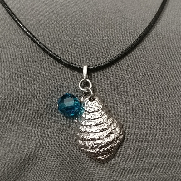 Oyster Shell Pendant with Turquoise Charm Necklace Clam Shell Silver - Picture 6 of 15
